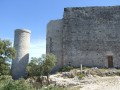 Le Thor et le Château de Thouzon Le Thor et le Château de Thouzon
