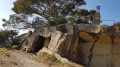 Le Castellas de Roquemartine, la Crête du Defens, les Grottes de Calès Le Castellas de Roquemartine, la Crête du Defens, les Grottes de Calès