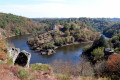 Le rocher de la Fileuse et le sentier des Arts, de Fougères à Crozant Le rocher de la Fileuse et le sentier des Arts, de Fougères à Crozant